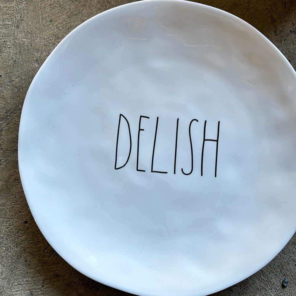 Rae Dunn set of 12 Melamine dinner plates